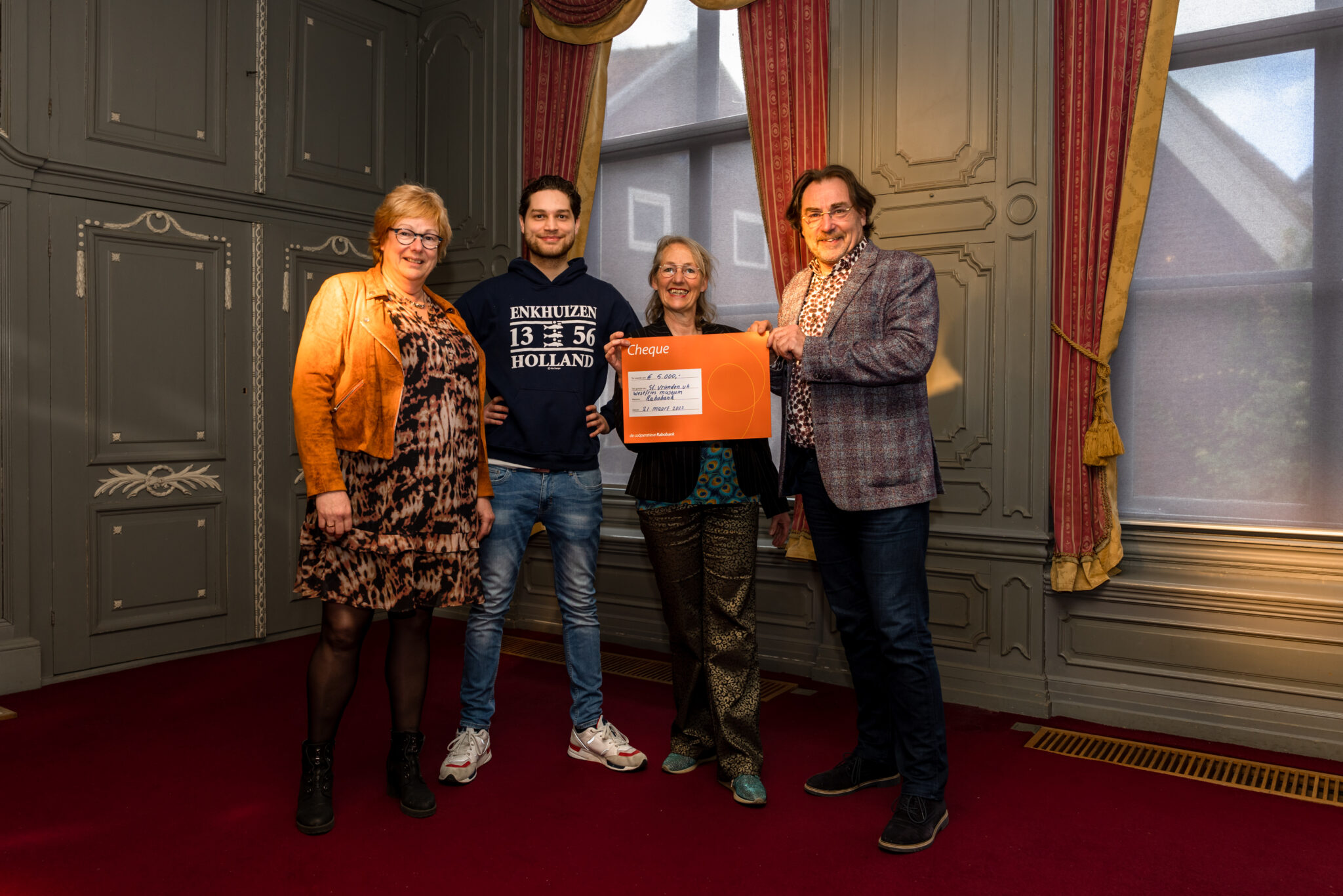 Cheque Rabobank Westfries Museum ontvangt cheque van de Rabobank – Vrienden van het ...